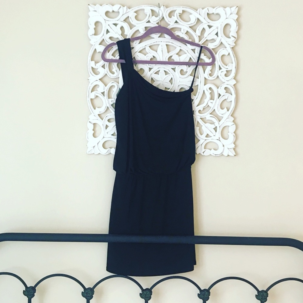 🌹 WHBM 🌹One Shoulder Little Black Dress